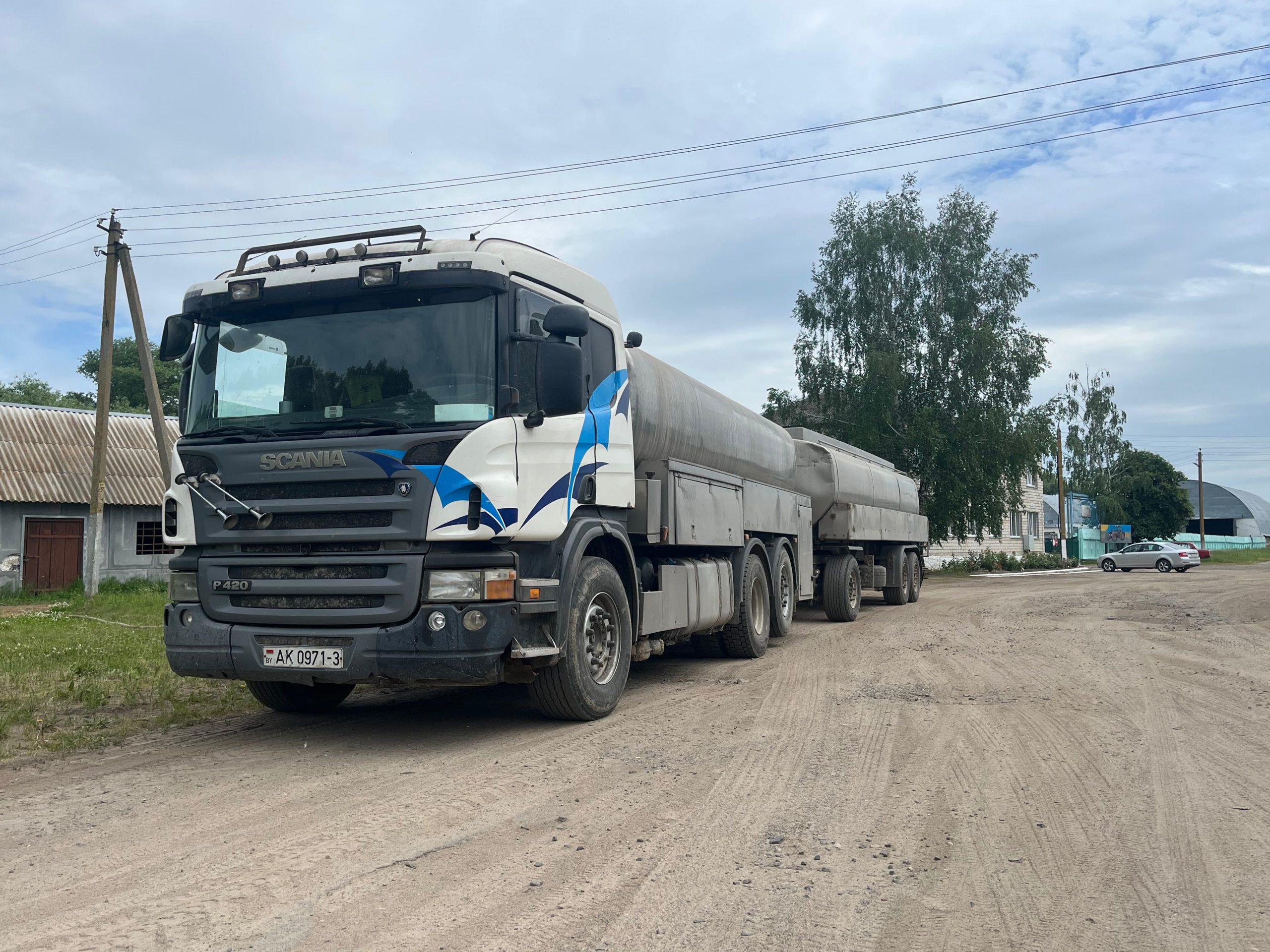 Автомобиль-цистерна Scania P 420 с прицепом MAFA L2/80B